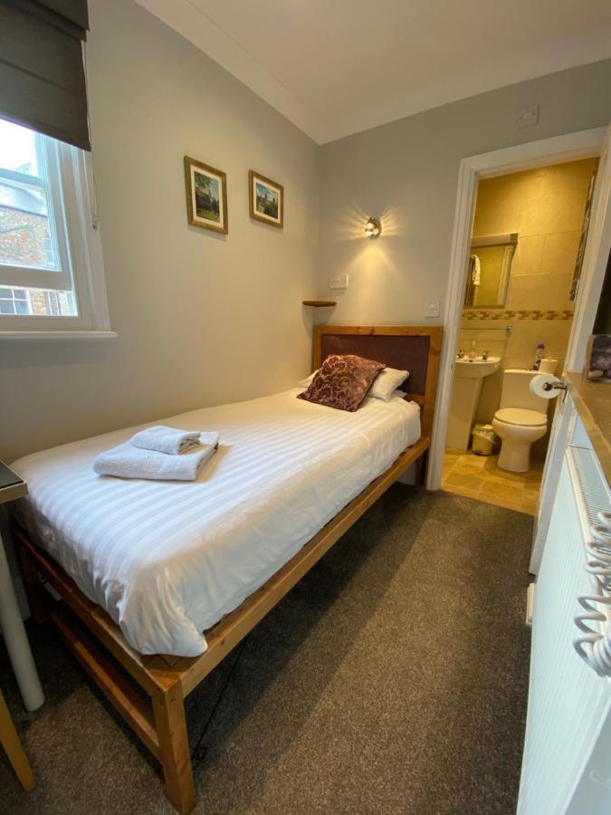 Number 34 Bed And Breakfast Йорк Екстериор снимка